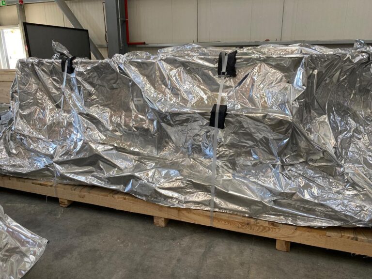 10 Kat Daha Güvenli Sevkiyat: Deniz Aşırı Taşımacılıkta Shrink Wrap Teknolojisi ve Koruma Gücü
